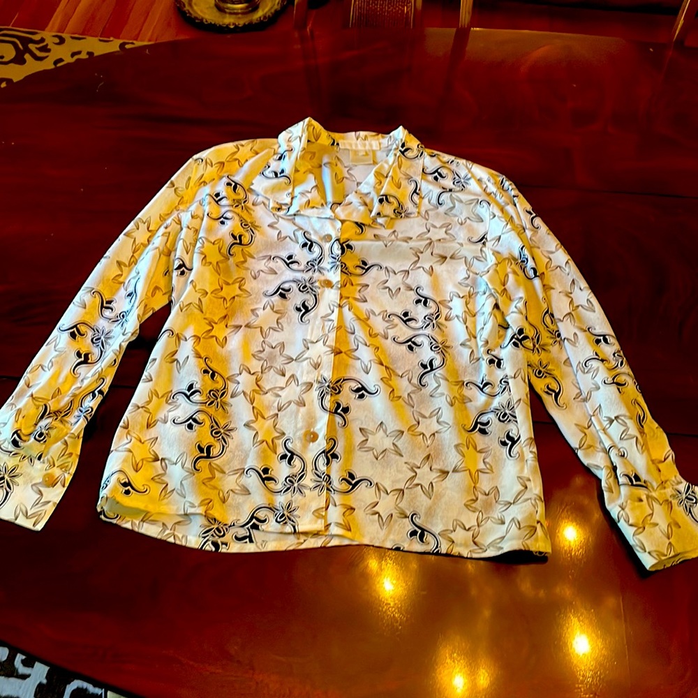 Escada Margaretha Ley Silk Blouse … Perfect condition…size 38. (aprx 12 US size)